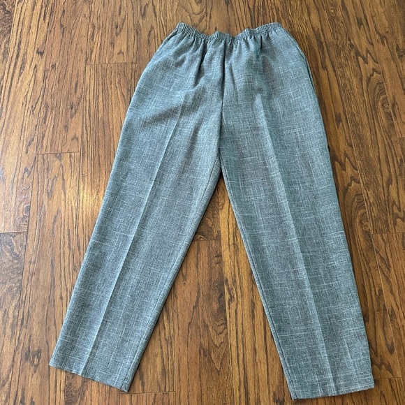 Nikki Pants - Gray Relaxed Trousers with Elastic Waistband